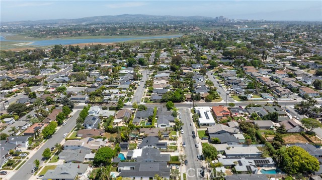 270 Cecil Place, Costa Mesa CA: https://media.crmls.org/medias/9c0ff45c-8f30-47b1-9d38-9816e1fa72ae.jpg