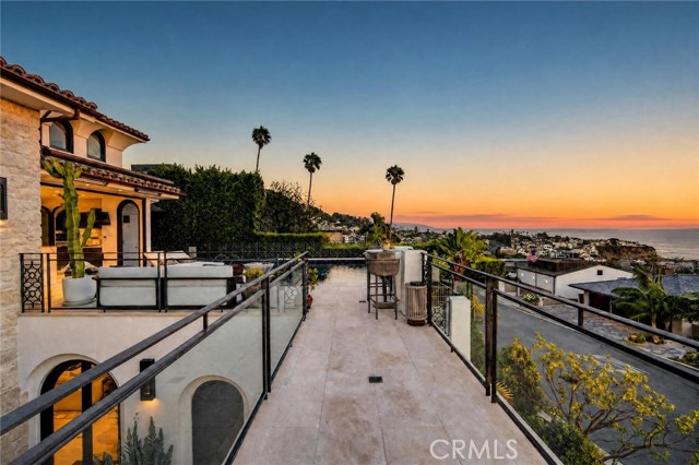 922 EMERALD BAY, Laguna Beach CA: https://media.crmls.org/medias/9c100029-204e-470c-9f2b-c7dc194153ad.jpg