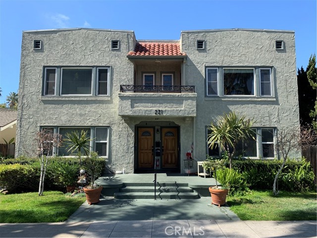 221 Belmont Avenue C Long Beach, California This is the perfect Belmont Heights Apartment. A top level two bedroom two bathroom unit with; brand new granite kitchen countertops, a dining room, a living room, a second floor deck, in-unit laundry, and tons of storage space. It also comes with a garage! The living room is bathed by windows on every exterior wall. The dining room is large enough to contain a dining room table and your at-home office space. The living room, and bedrooms have ceiling fans to circulate the ocean breeze. The bedrooms have spacious closets. If you haven't already fallen in love, the location will surely do it. Walking distance from 2nd Street, the Broadway Business Corridor, and the Beach, you could not be more centrally located in the Belmont Heights Belmont Shore area. This apartment has all the modern amenities you need, along with the sublime character of a 1920's Long Beach apartment.