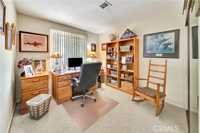 433 Fairway Drive, Palmdale CA: https://media.crmls.org/medias/9c10d602-48e9-455c-bfb9-43439e550f33.jpg