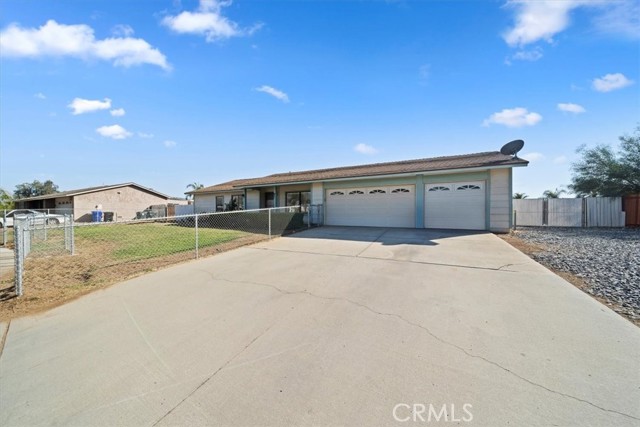 Detail Gallery Image 2 of 31 For 8372 45th St, Jurupa Valley,  CA 92509 - 4 Beds | 2 Baths