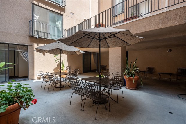 625 S Berendo Street, Los Angeles CA: https://media.crmls.org/medias/9c10f0c4-4b79-4cbb-bd49-f14fb51a808e.jpg