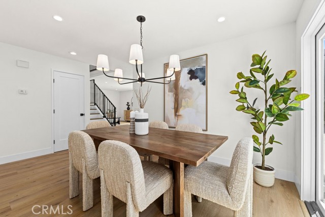 Detail Gallery Image 7 of 43 For 937 Carnation, Costa Mesa,  CA 92626 - 5 Beds | 3 Baths