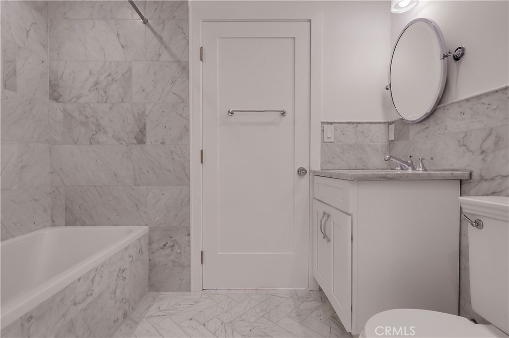 https://media.crmls.org/medias/9c1164d1-a140-4c5e-9638-090153dc9788.jpg?preset=X-Large