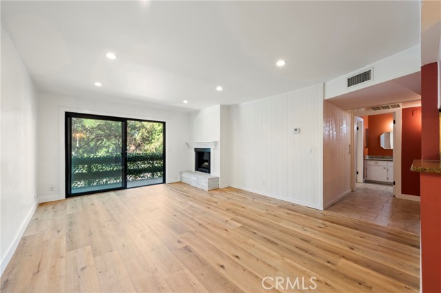 Front Image Thumbnail for CRSR26059764