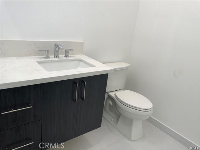 Detail Gallery Image 8 of 31 For 18403 Devonshire St, Northridge,  CA 91325 - 2 Beds | 2/1 Baths