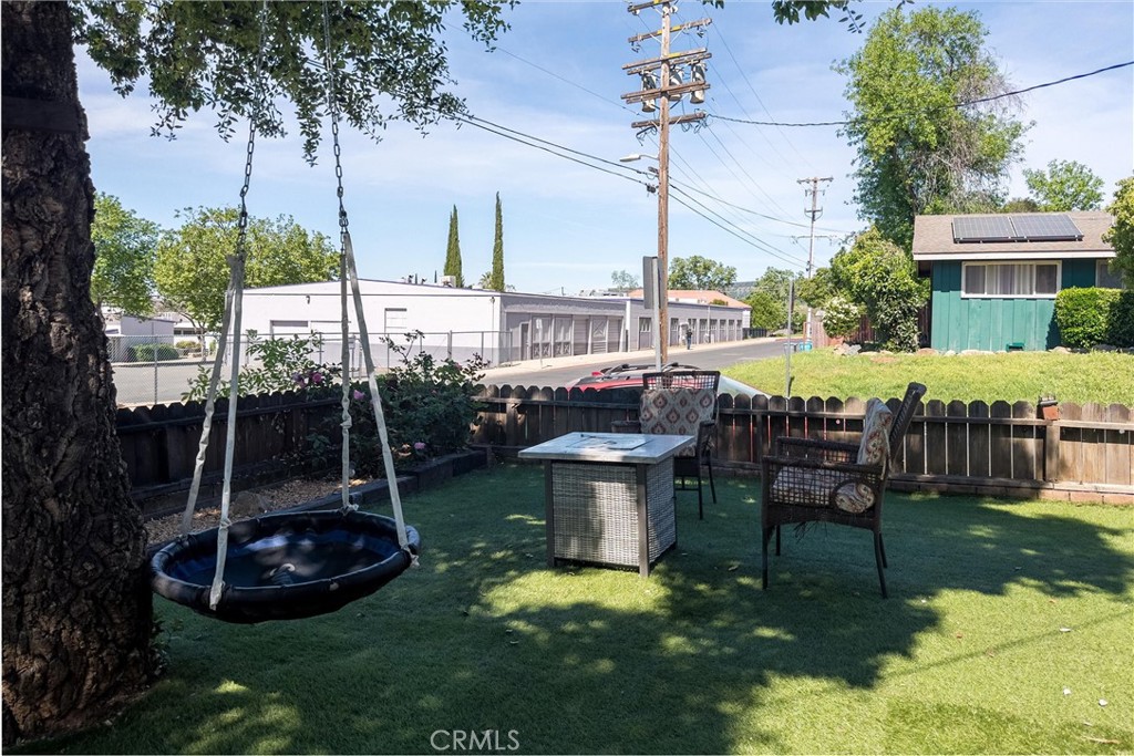 https://media.crmls.org/medias/9c14b6f5-0d64-437c-a604-656f8542d3d9.jpg?preset=X-Large