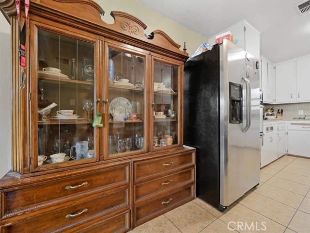 17962 Merrill Avenue, Fontana CA: https://media.crmls.org/medias/9c15e36a-3263-45f7-a19c-6fb07129e21e.jpg