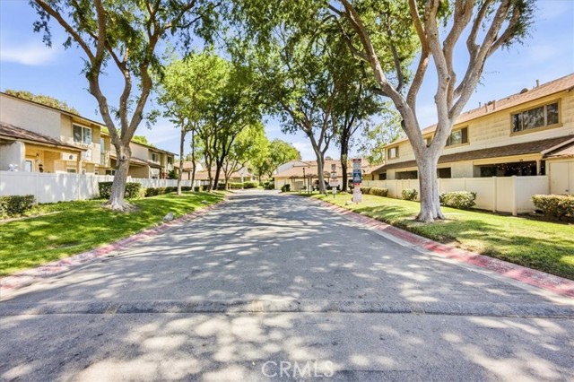 Detail Gallery Image 2 of 43 For 1031 S Palmetto #Q2,  Ontario,  CA 91762 - 2 Beds | 2/1 Baths