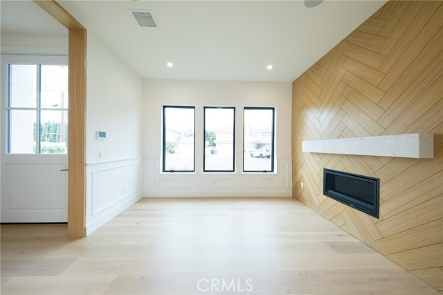 Detail Gallery Image 9 of 57 For 5014 Rhodes Ave, Valley Village,  CA 91607 - 5 Beds | 4/1 Baths