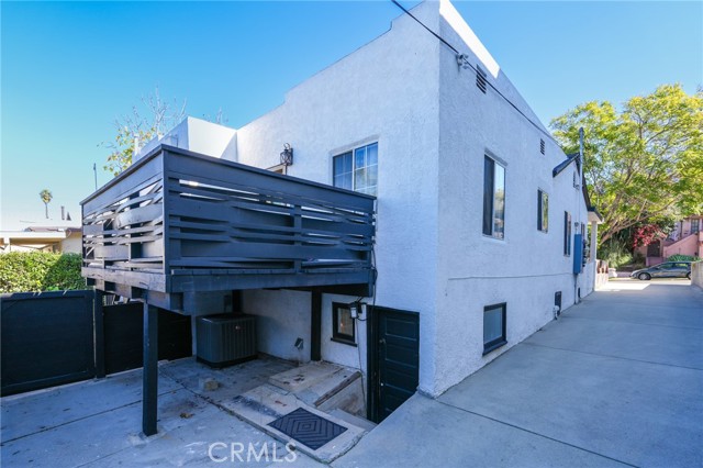 Image 23 of 71 For 1361 Armadale Avenue