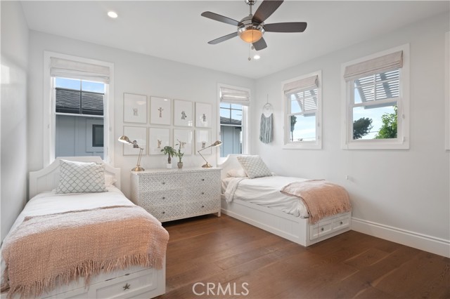 868 27th Street, Manhattan Beach, California 90266, 5 Bedrooms Bedrooms, ,6 BathroomsBathrooms,Residential,Sold,27th,SB21254472