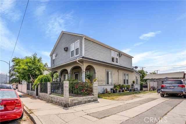 Detail Gallery Image 3 of 9 For 2344 N Niagra, Burbank,  CA 91504 - – Beds | – Baths