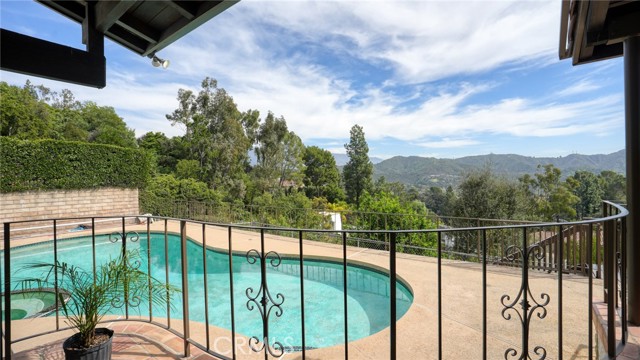 Detail Gallery Image 41 of 47 For 1340 Daily Circle, Glendale,  CA 91208 - 4 Beds | 3 Baths