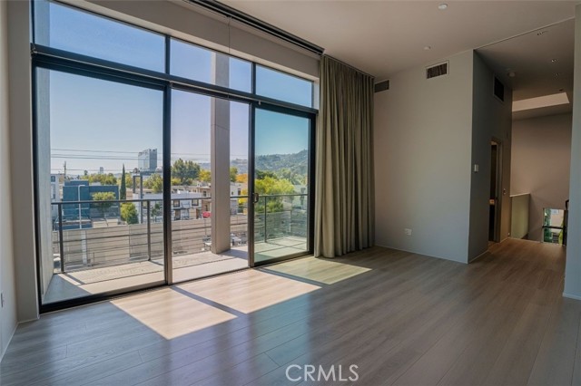 1011 N Orange Grove Avenue, West Hollywood CA: https://media.crmls.org/medias/9c188b95-08da-4432-8a74-240d6468f5c2.jpg