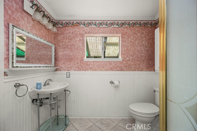 https://media.crmls.org/medias/9c189a4f-62c4-4954-9386-d4259f6325a3.jpg?preset=X-Large