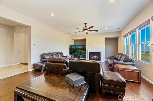 Detail Gallery Image 28 of 71 For 16682 Nandina Ave, Riverside,  CA 92504 - 5 Beds | 5/1 Baths