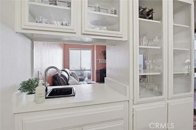 Detail Gallery Image 11 of 33 For 222 N Rose #8,  Burbank,  CA 91505 - 2 Beds | 2 Baths