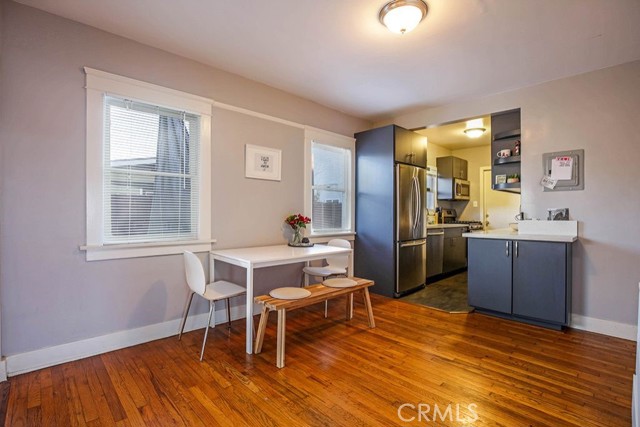 Detail Gallery Image 4 of 10 For 3225 E 4th, Long Beach,  CA 90814 - 2 Beds | 1 Baths