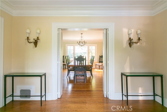 Detail Gallery Image 4 of 26 For 740 Pinehurst Dr, Pasadena,  CA 91106 - 4 Beds | 4/1 Baths