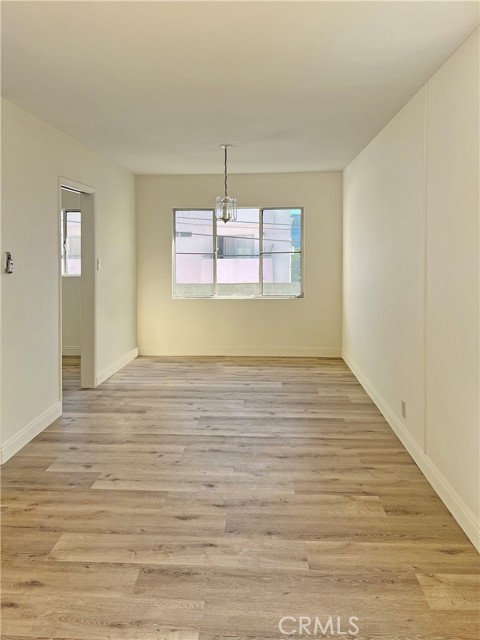 Detail Gallery Image 3 of 8 For 208 S Mariposa #8,  Los Angeles,  CA 90004 - 2 Beds | 1 Baths