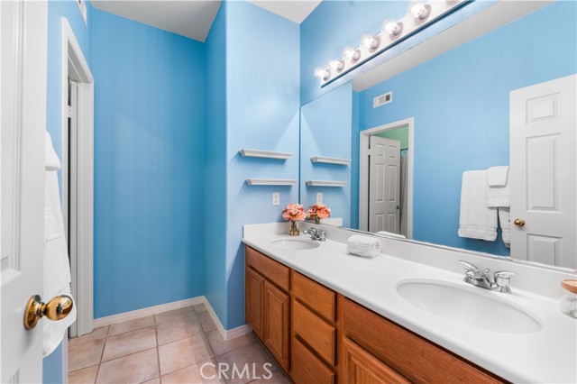 Detail Gallery Image 38 of 68 For 3824 Tournament Dr, Palmdale,  CA 93551 - 5 Beds | 3/1 Baths