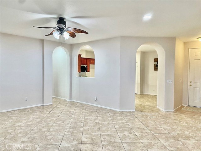 Detail Gallery Image 13 of 50 For 13953 Tawney Ridge Ln, Victorville,  CA 92394 - 4 Beds | 2 Baths