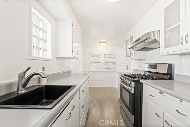 Detail Gallery Image 14 of 20 For 2123 Crescent, Montrose,  CA 91020 - 3 Beds | 2 Baths