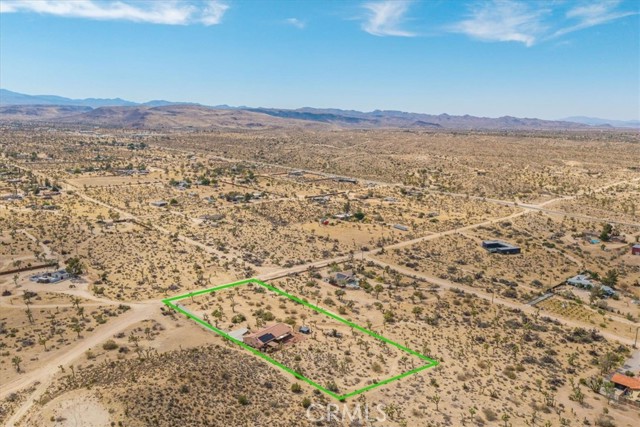 5115 Warren Vista Avenue, Yucca Valley CA: https://media.crmls.org/medias/9c1d5a56-aa80-4e70-a678-3f2851661541.jpg