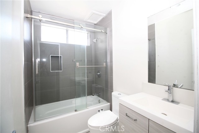 Detail Gallery Image 3 of 6 For 2677 Orchard #2,  Los Angeles,  CA 90007 - 1 Beds | 1 Baths