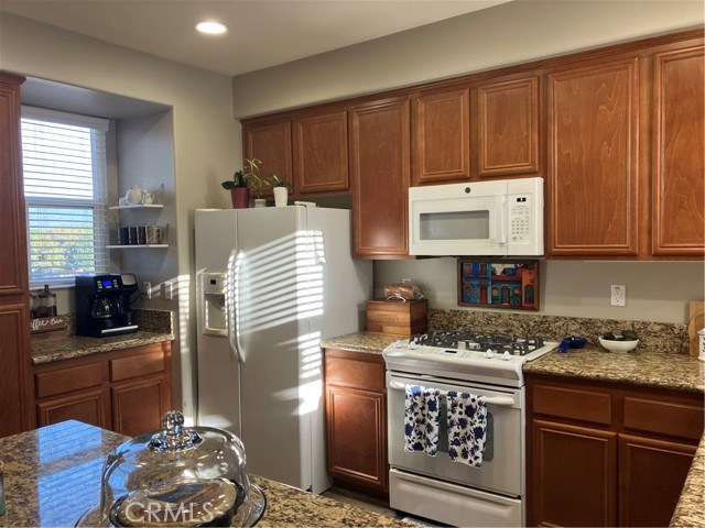 Detail Gallery Image 4 of 10 For 831 Coriander Dr #411,  Hemet,  CA 92545 - 2 Beds | 1 Baths