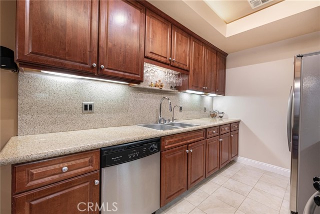 Detail Gallery Image 13 of 29 For 10130 Commerce Ave #2,  Tujunga,  CA 91042 - 2 Beds | 2 Baths