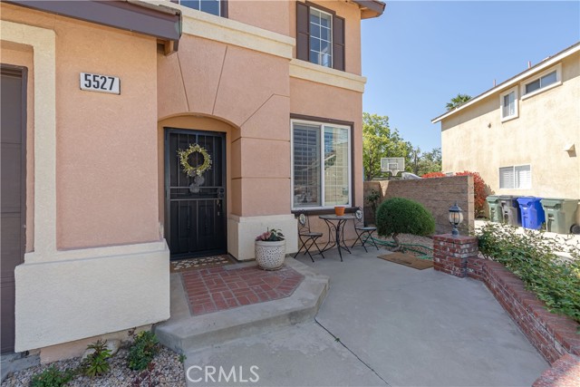 Detail Gallery Image 6 of 63 For 5527 Tenderfoot, Fontana,  CA 92336 - 4 Beds | 2/1 Baths