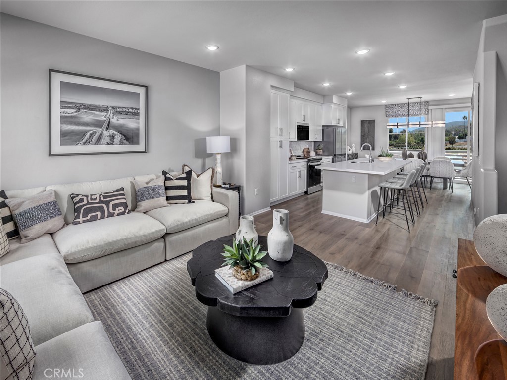 406 Lotus Drive - photo 2