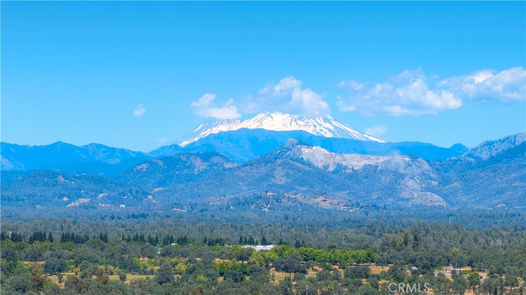 https://media.crmls.org/medias/9c1f822f-f08e-4437-918e-da628b11fdd4.jpg?preset=X-Large