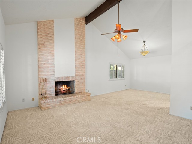 24540 Acorn Court, Newhall CA: https://media.crmls.org/medias/9c1f8c8e-3f42-4b76-ac0c-914fd06e856a.jpg