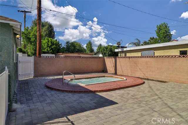 Detail Gallery Image 28 of 41 For 3411 W Chandler Bld, Burbank,  CA 91505 - 3 Beds | 1/1 Baths