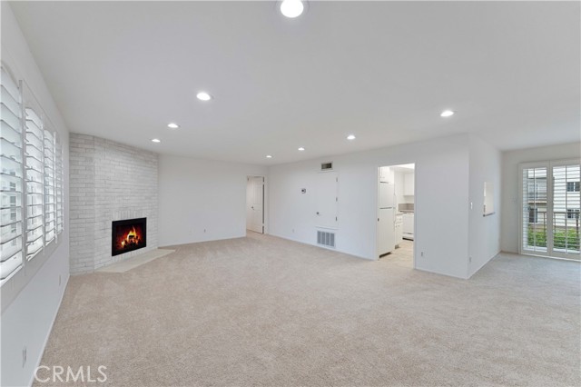 Detail Gallery Image 6 of 33 For 11337 Nebraska Ave #305,  Los Angeles,  CA 90025 - 2 Beds | 2 Baths