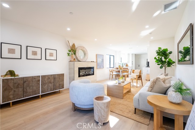 Detail Gallery Image 6 of 35 For 1719 Landis, Burbank,  CA 91504 - 6 Beds | 4 Baths