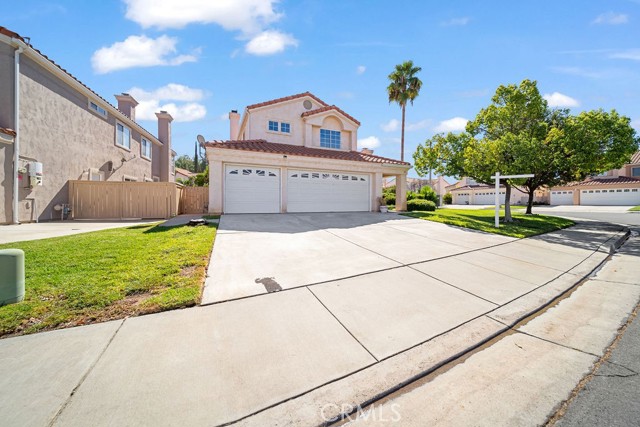 Detail Gallery Image 3 of 50 For 14 Bella Minozza, Lake Elsinore,  CA 92532 - 4 Beds | 2/1 Baths