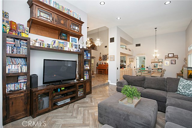 Detail Gallery Image 10 of 69 For 15930 Promontory Rd, Chino Hills,  CA 91709 - 5 Beds | 2/1 Baths