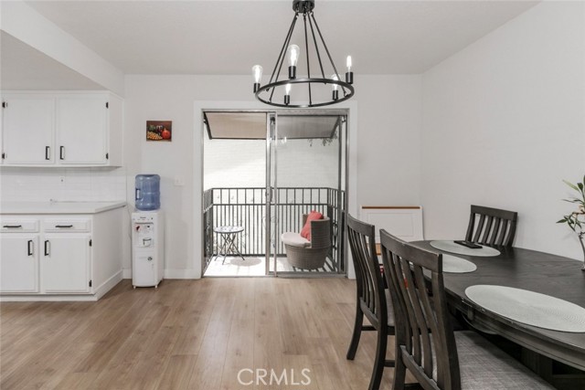 Detail Gallery Image 11 of 27 For 2850 Montrose Ave #6,  La Crescenta,  CA 91214 - 3 Beds | 3 Baths