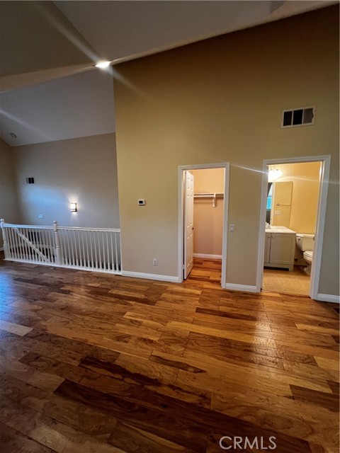 7090 Cottage Grove Drive, Eastvale CA: https://media.crmls.org/medias/9c223af4-42f1-4ddb-aae0-f2276ffd2db9.jpg
