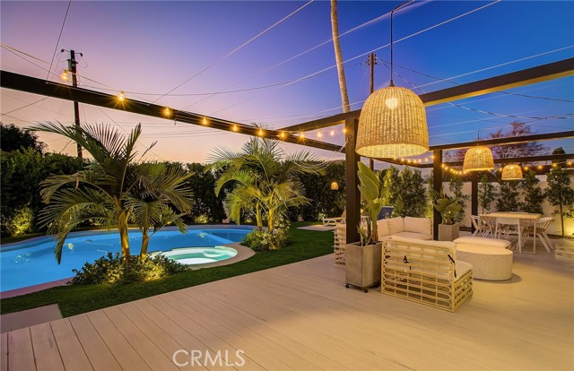 Detail Gallery Image 8 of 72 For 8161 Encino Ave, Northridge,  CA 91325 - 4 Beds | 3 Baths