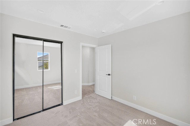 1324 Estel photo 24