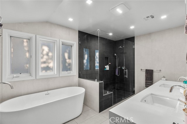 3051 Gertrude Avenue, La Crescenta CA: https://media.crmls.org/medias/9c25286f-4b3d-4c04-8bc0-e9b70034479f.jpg