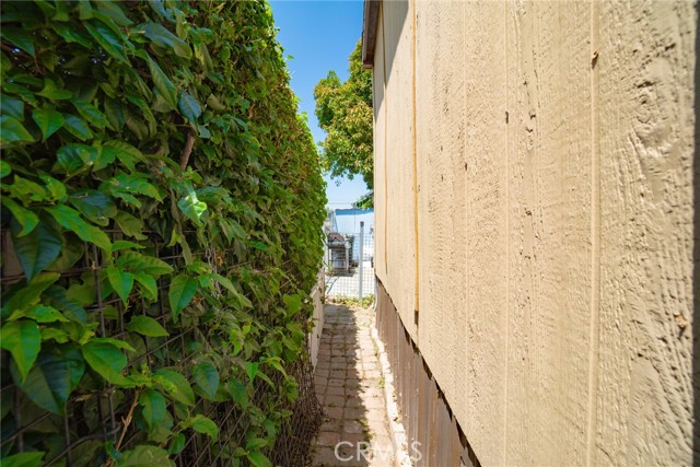 16002 S Atlantic Ave, Compton CA: https://media.crmls.org/medias/9c2557d1-bc4e-44a0-8770-26899f9cc71c.jpg