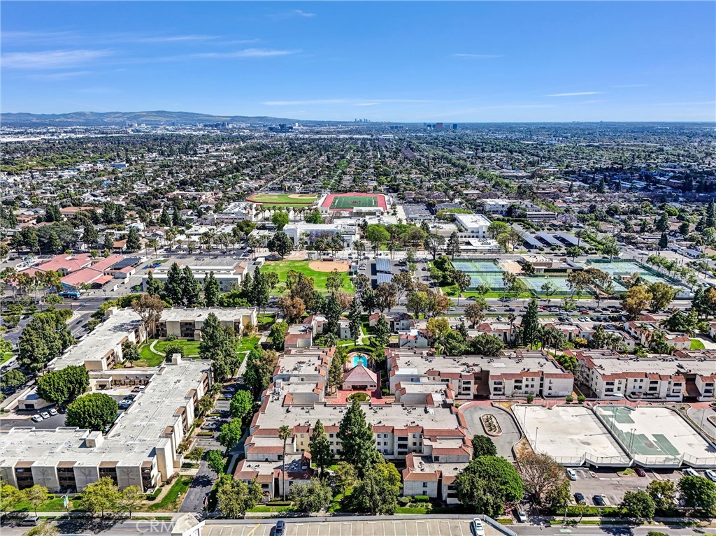 9c25ae2b B6cb 4d83 B042 406abda91e33