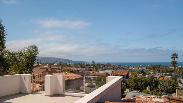 Detail Gallery Image 17 of 57 For 627 N Lucia Ave #B,  Redondo Beach,  CA 90277 - 4 Beds | 3/1 Baths