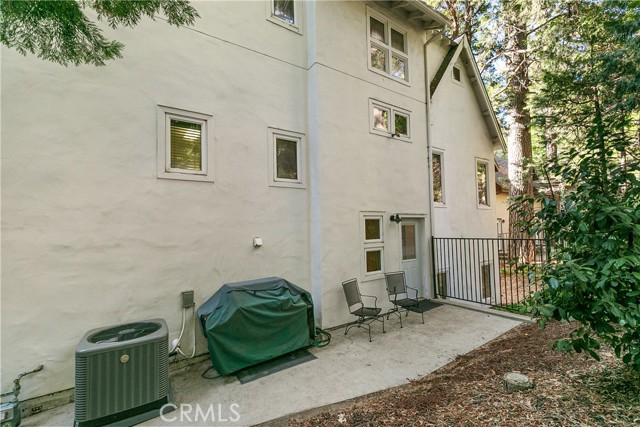 Detail Gallery Image 33 of 48 For 343 Garden, Lake Arrowhead,  CA 92352 - 5 Beds | 3 Baths